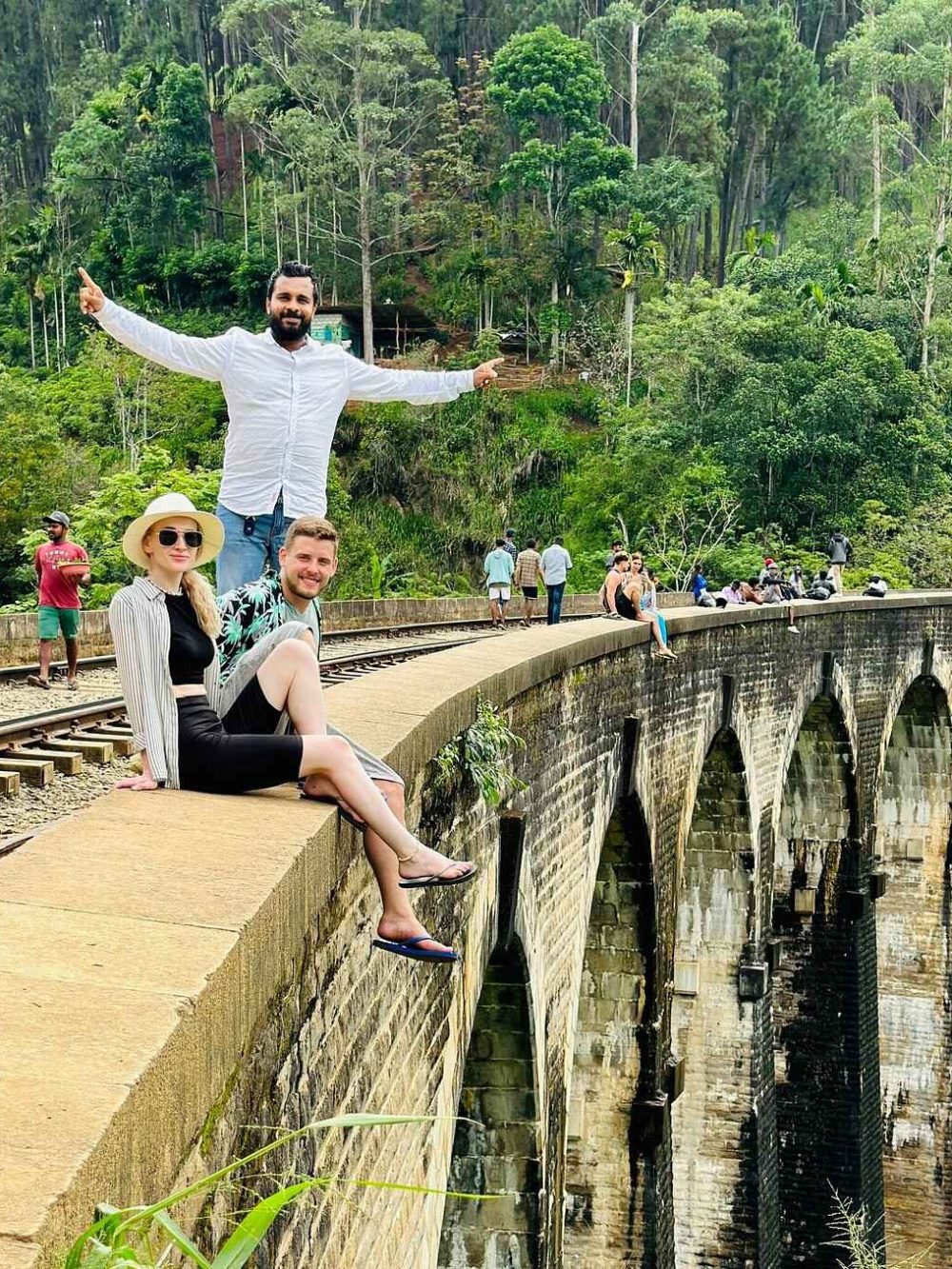 ella-nine-arch-bridge